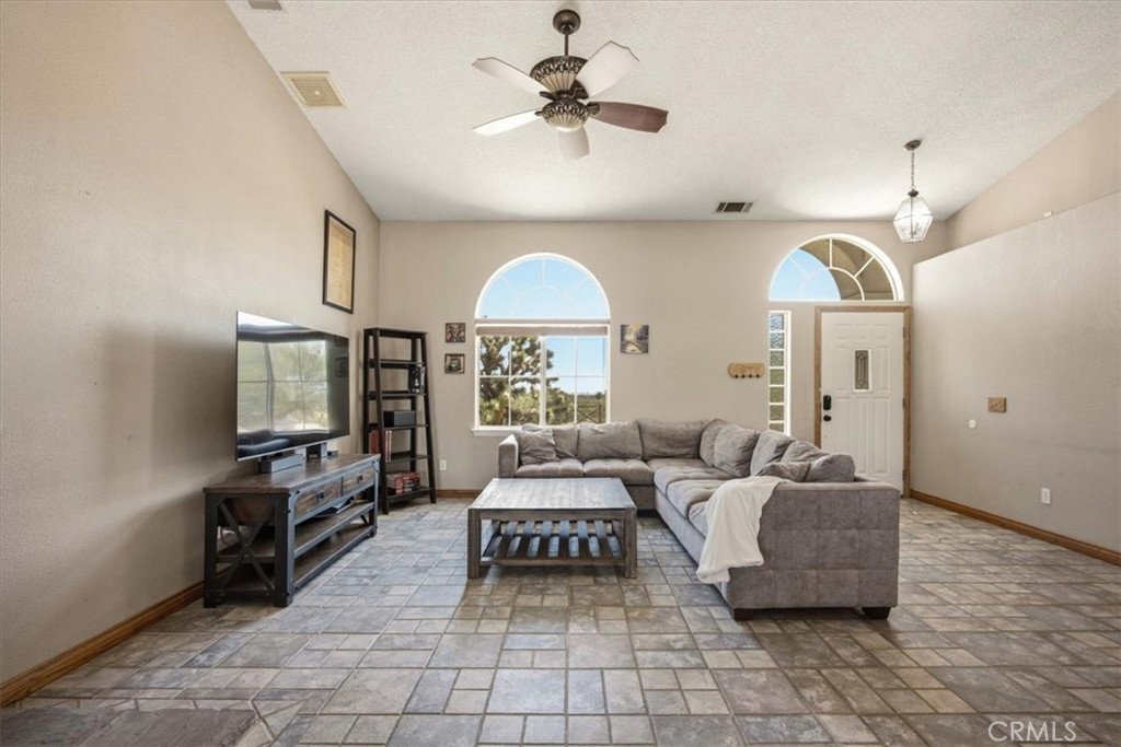 1397 Sierra Road Pinon Hills, CA 92372 - Photo 10 of 49