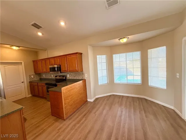 $2,400 | 2370 Deadwood Street, Pahrump, NV 89048