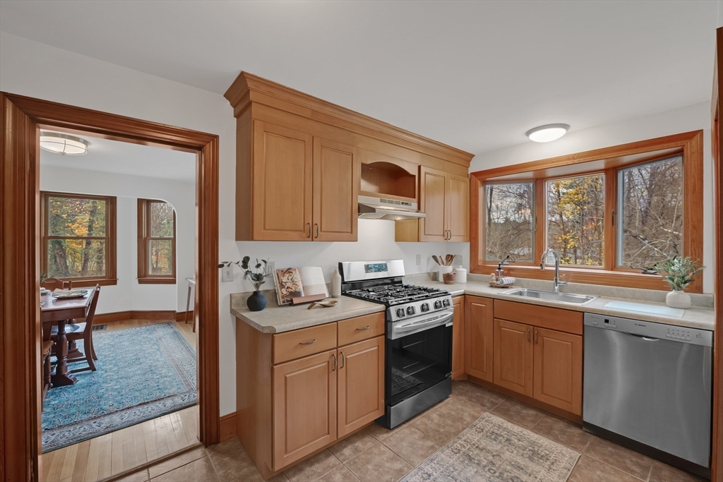 37 Pepperell Road Groton, MA 01450 - Photo 3 of 32