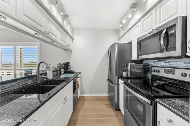 $560,000 | 925 North Hwy A1A, Unit 506, Indialantic, FL 32903