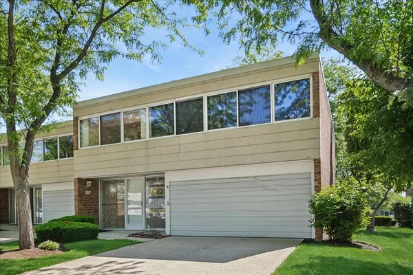 $549,900 | 137 Avon Road, Northbrook, IL 60062