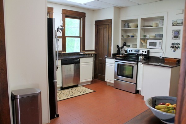 22 Weaver Road Springfield, MA 01107 - Photo 7 of 30 Gallery Image 7