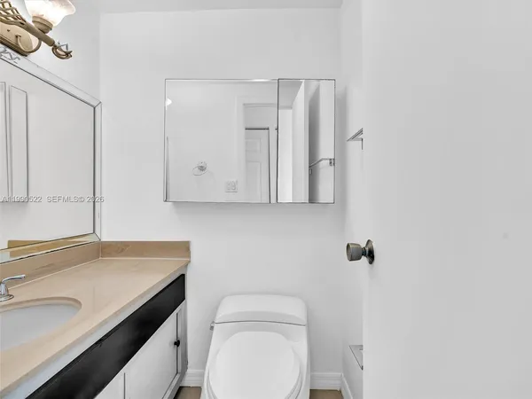 $2,450 | 300 Bayview Drive, Unit 902, Sunny Isles Beach, FL 33160