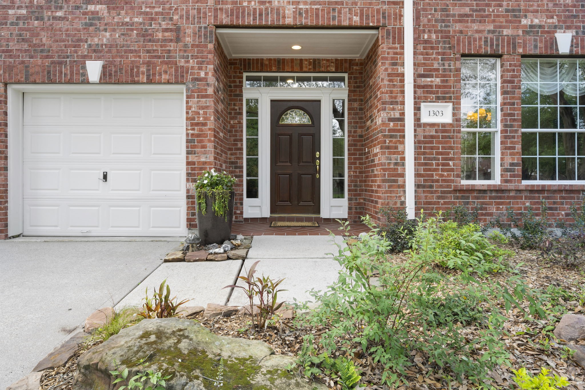 1303 Belham Ridge Court Spring, TX 77379 - Photo 7 of 50