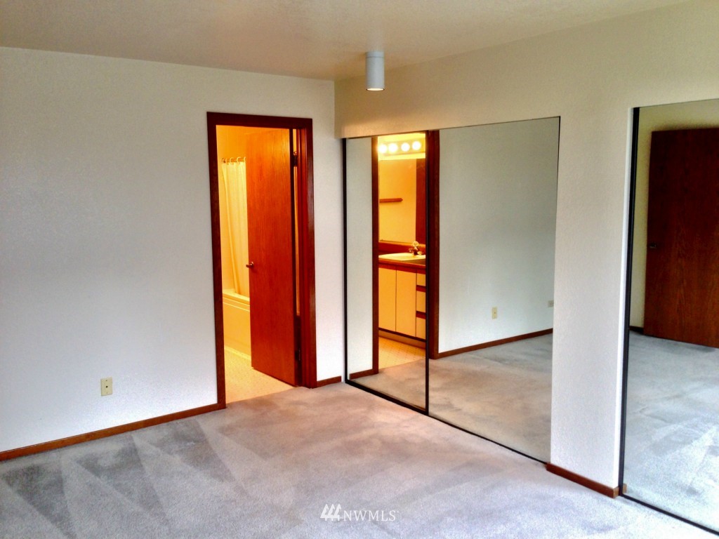 1135 Wheaton Way, Unit B2 Bremerton, WA 98310 - Photo 8 of 17 Gallery Image 8