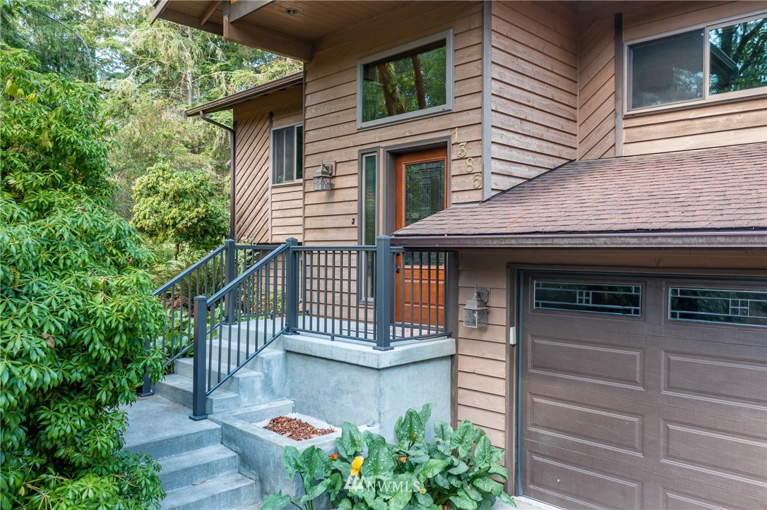 1385 Eagle Ridge Road Oak Harbor, WA 98277 - Photo 2 of 40 Gallery Image 2