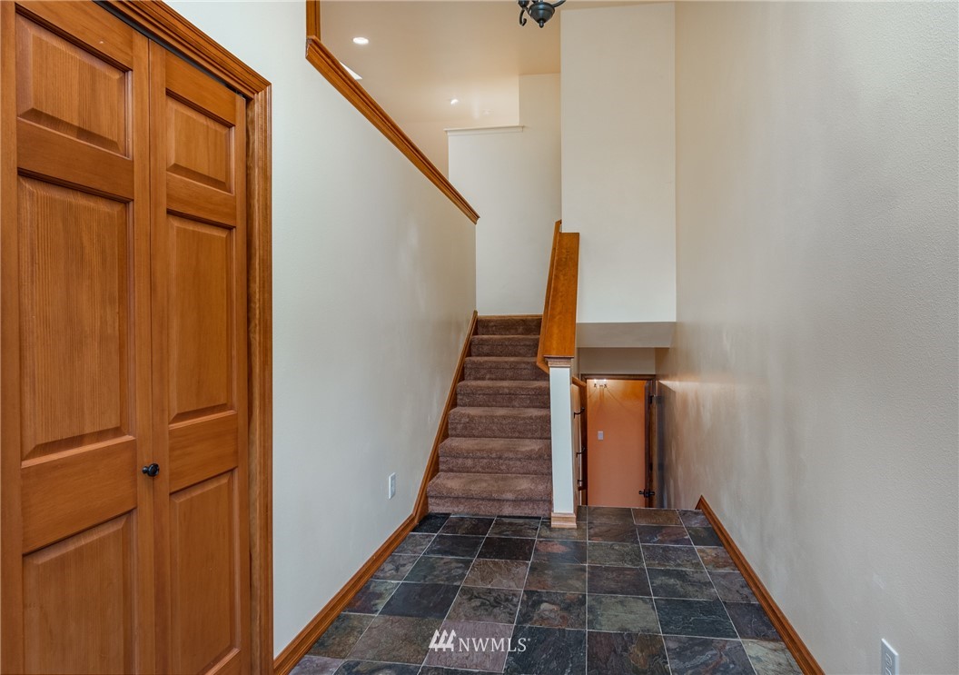 1385 Eagle Ridge Road Oak Harbor, WA 98277 - Photo 3 of 40 Gallery Image 3