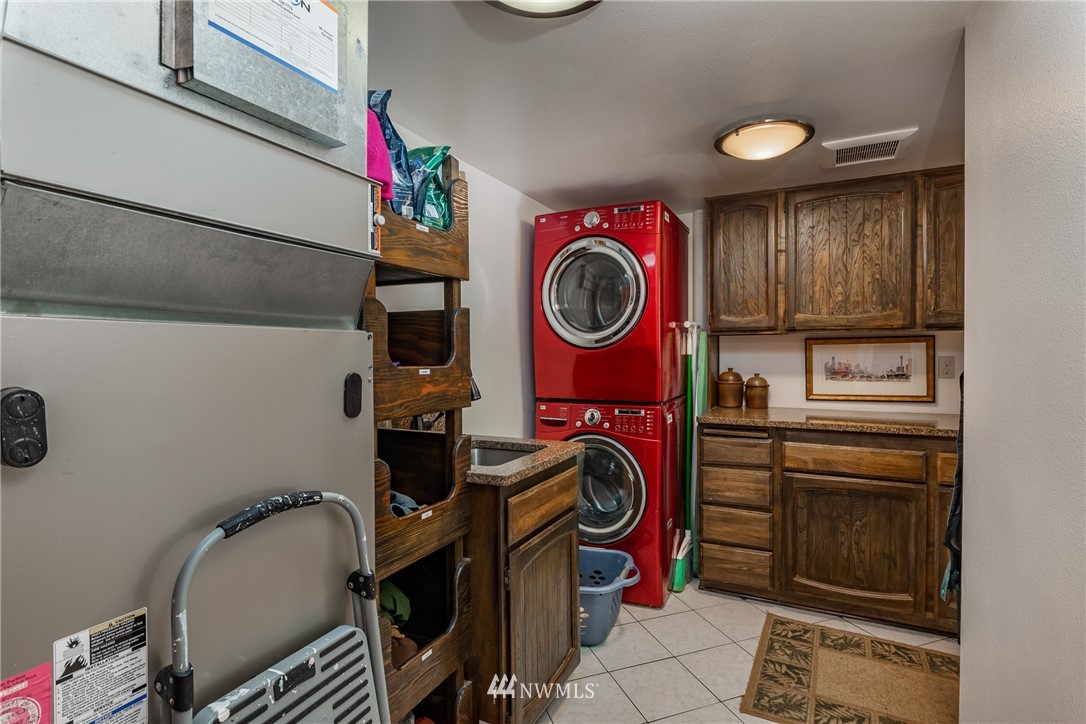 1385 Eagle Ridge Road Oak Harbor, WA 98277 - Photo 32 of 40 Gallery Image 32