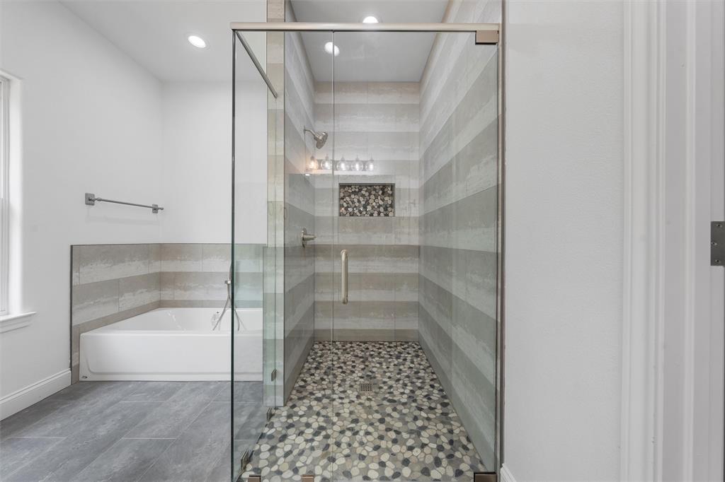 1698 Rogers Hill Road Waco, TX 76705 - Photo 18 of 40 Full bath featuring a garden tub, a shower stall, recessed lighting, and baseboards