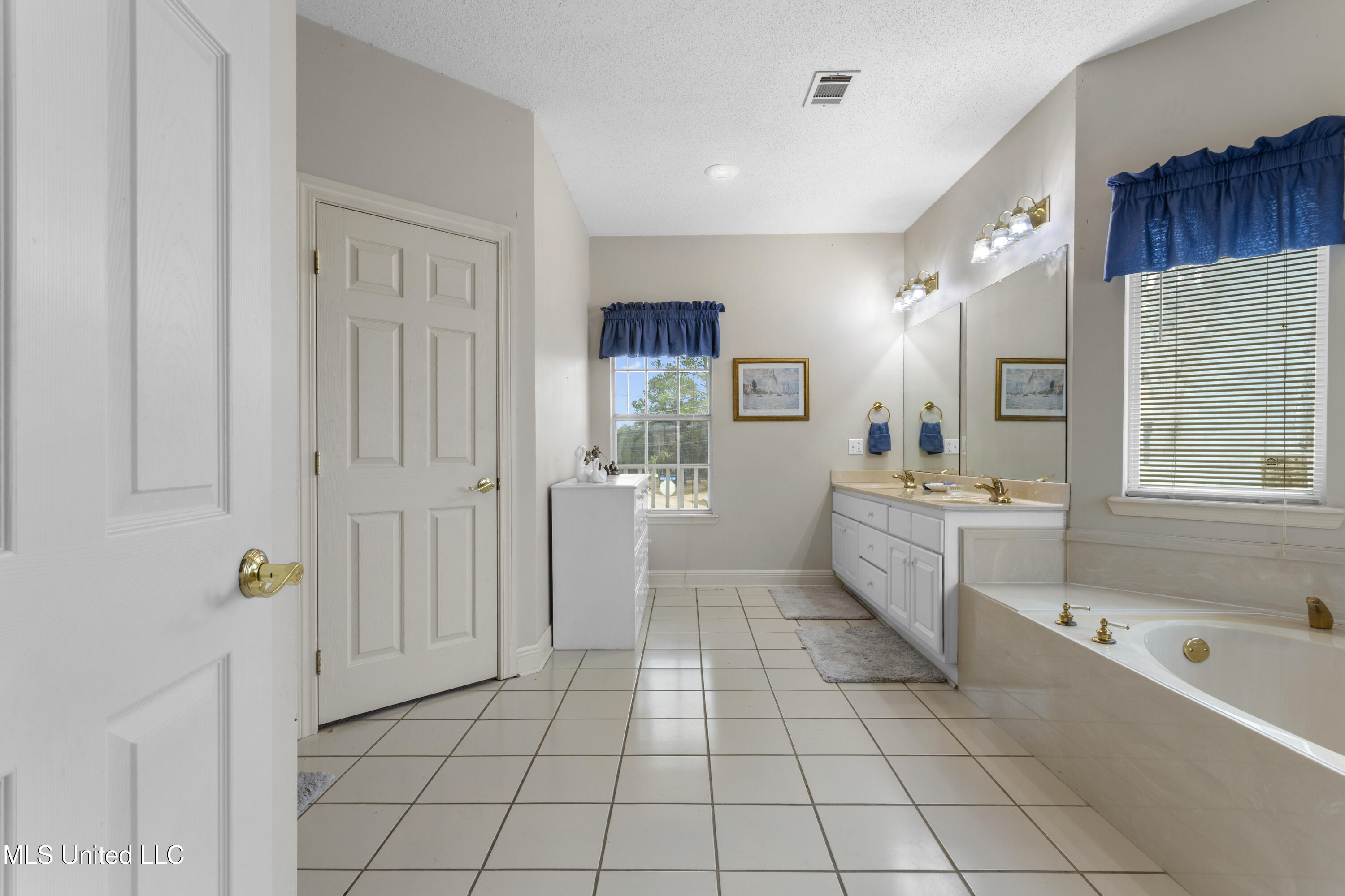 143 Ridgewood Drive Pass Christian, MS 39571 - Photo 29 of 71 0030