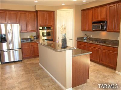 12594 North Yellow Bird Road Tucson, AZ 85755 - Photo 4 of 10