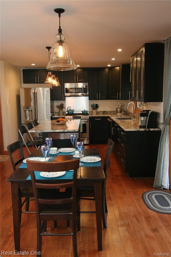 2216 Rochelle Park Drive Rochester, MI 48309 - Photo 9 of 34 IMG_5355.jpg