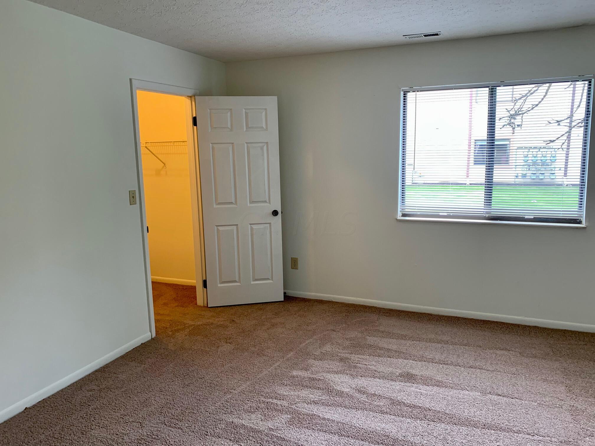2295 Hedgerow Road, Unit 2295B Columbus, OH 43220 - Photo 19 of 23 IMG_1791
