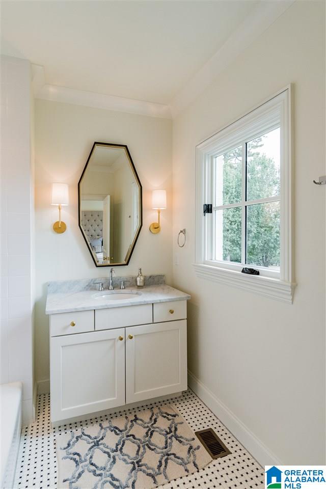 2500 Shades Crest Road Birmingham, AL 35209 - Photo 27 of 46