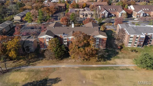 $249,900 | 526 Sarah Lane, Unit 22, Creve Coeur, MO 63141