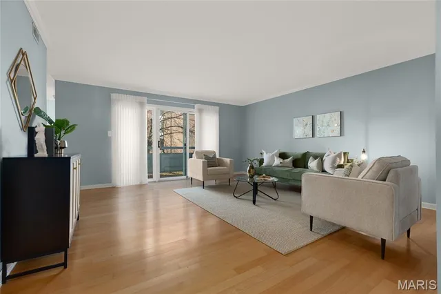 $249,900 | 526 Sarah Lane, Unit 22, Creve Coeur, MO 63141