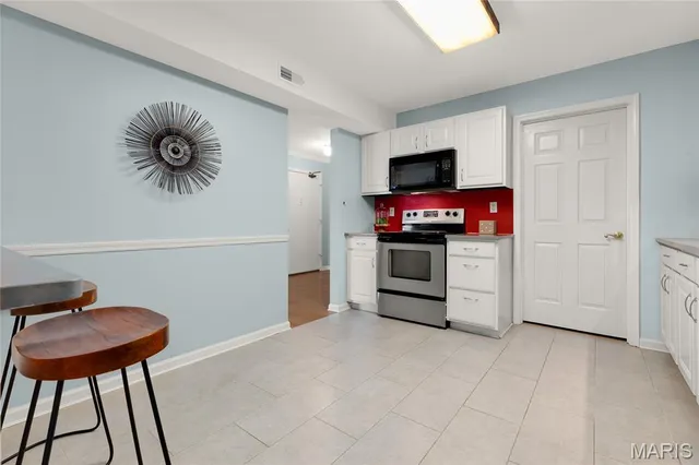 $249,900 | 526 Sarah Lane, Unit 22, Creve Coeur, MO 63141