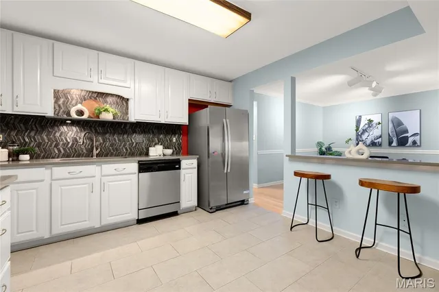 $249,900 | 526 Sarah Lane, Unit 22, Creve Coeur, MO 63141