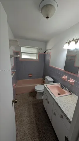 $1,400 | 2024 Fillmore Street, Unit 1, Hollywood, FL 33020