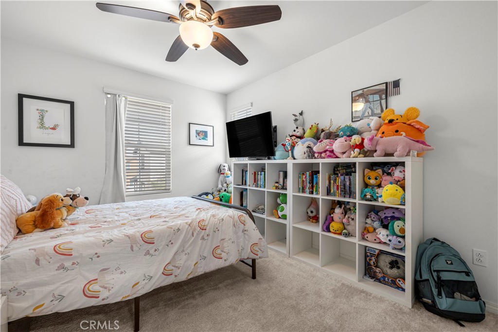 2476 Gunner Ridge Way Rialto, CA 92377 - Photo 24 of 34