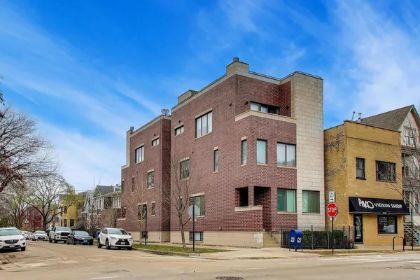 $1,350,000 | 3407 North Bell Avenue, Unit B, Chicago, IL 60618
