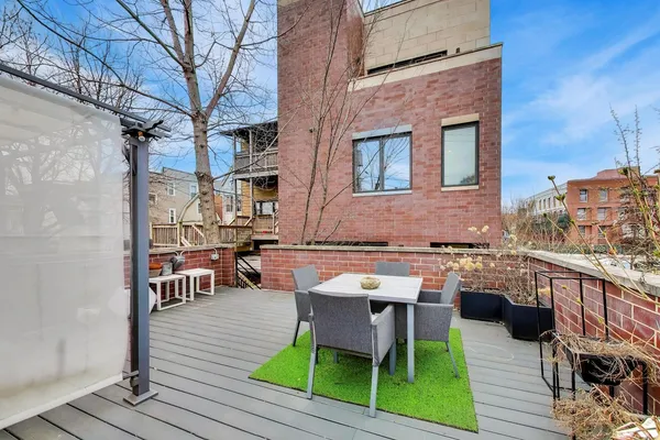 $1,350,000 | 3407 North Bell Avenue, Unit B, Chicago, IL 60618