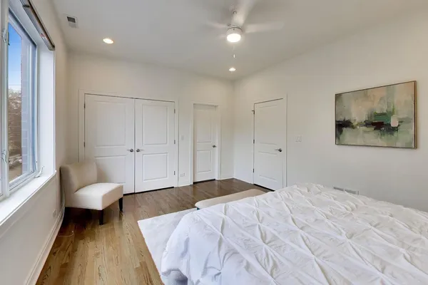 $1,350,000 | 3407 North Bell Avenue, Unit B, Chicago, IL 60618