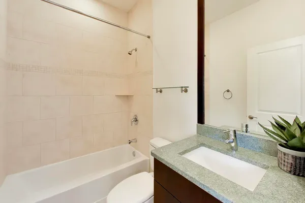 $1,350,000 | 3407 North Bell Avenue, Unit B, Chicago, IL 60618