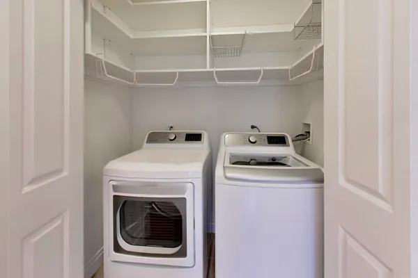 $1,350,000 | 3407 North Bell Avenue, Unit B, Chicago, IL 60618