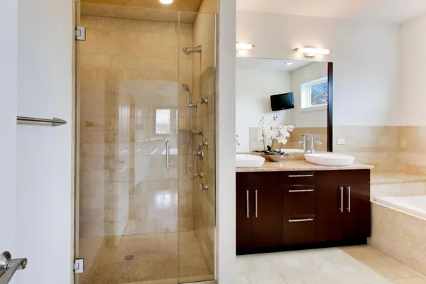 $1,350,000 | 3407 North Bell Avenue, Unit B, Chicago, IL 60618