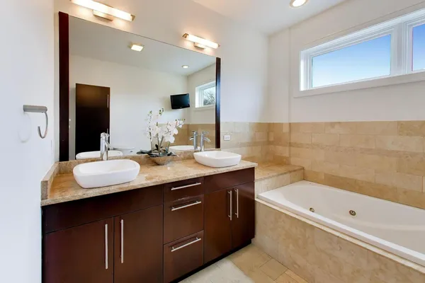 $1,350,000 | 3407 North Bell Avenue, Unit B, Chicago, IL 60618