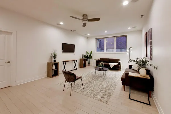 $1,350,000 | 3407 North Bell Avenue, Unit B, Chicago, IL 60618