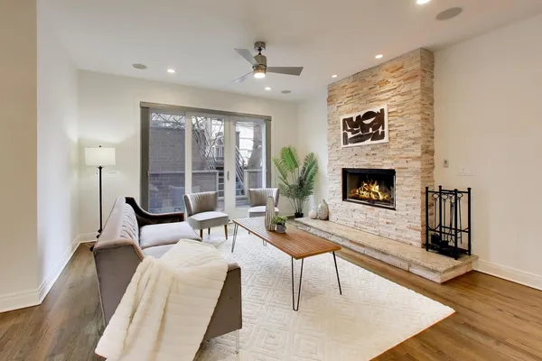 $1,350,000 | 3407 North Bell Avenue, Unit B, Chicago, IL 60618