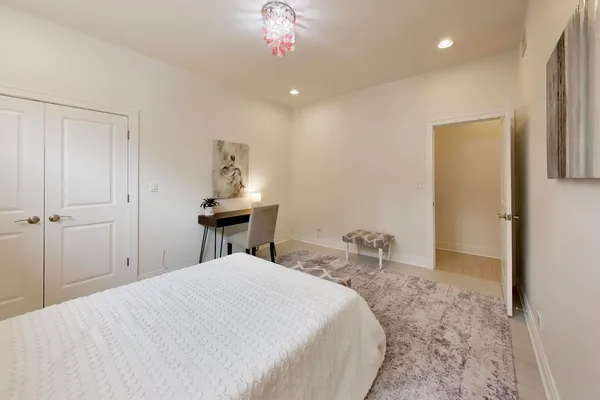 $1,350,000 | 3407 North Bell Avenue, Unit B, Chicago, IL 60618