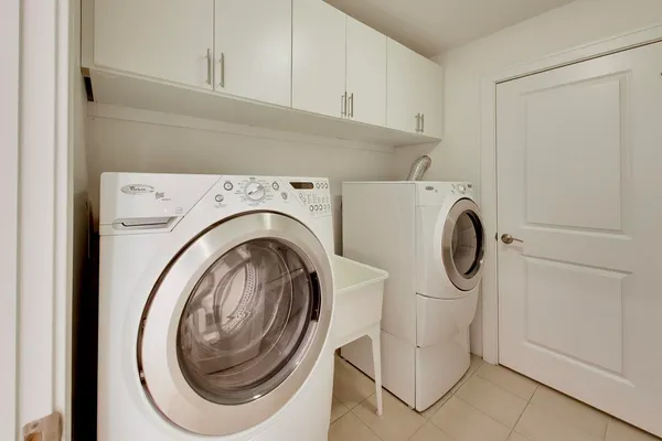 $1,350,000 | 3407 North Bell Avenue, Unit B, Chicago, IL 60618