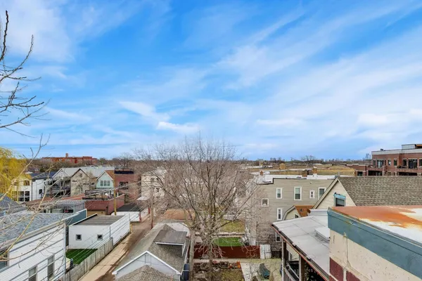 $1,350,000 | 3407 North Bell Avenue, Unit B, Chicago, IL 60618