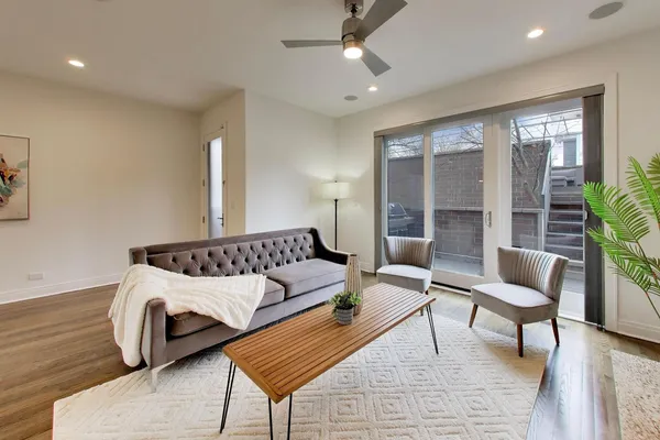 $1,350,000 | 3407 North Bell Avenue, Unit B, Chicago, IL 60618