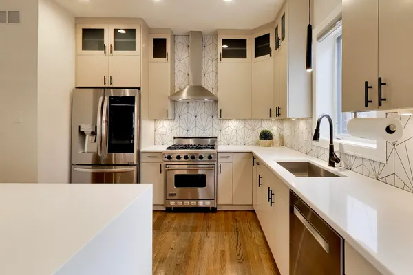 $1,350,000 | 3407 North Bell Avenue, Unit B, Chicago, IL 60618