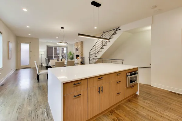 $1,350,000 | 3407 North Bell Avenue, Unit B, Chicago, IL 60618