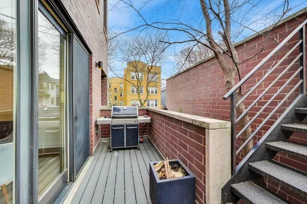 $1,350,000 | 3407 North Bell Avenue, Unit B, Chicago, IL 60618