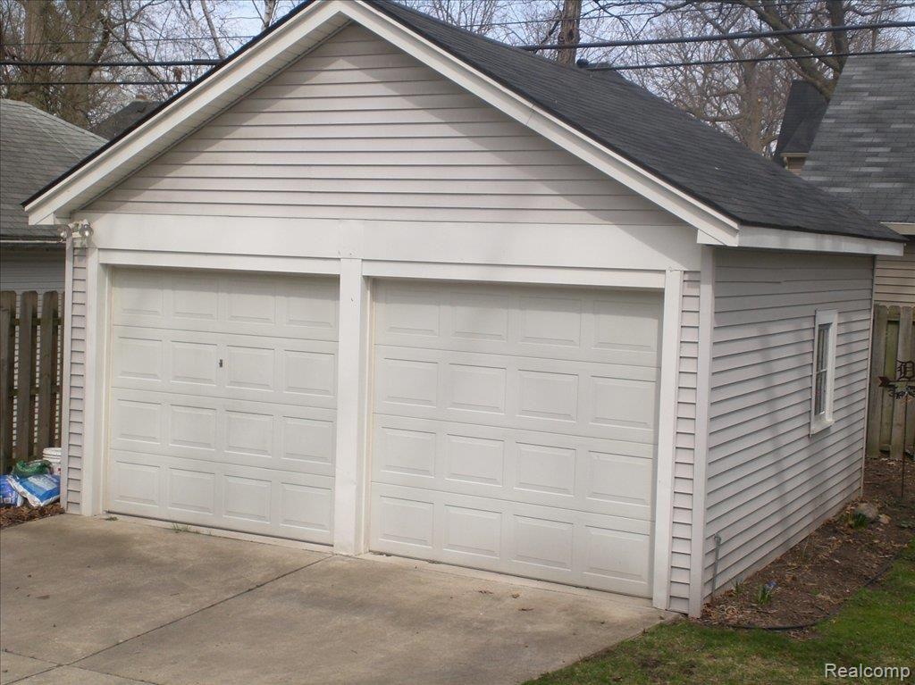 37 Wellesley Drive Pleasant Ridge, MI 48069 - Photo 14 of 15 2 CAR GARAGE