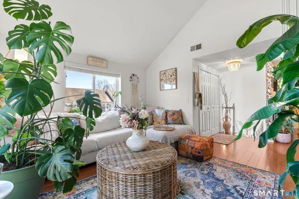 $299,500 | 71 Clubhouse Drive, Unit 71, Cromwell, CT 06416