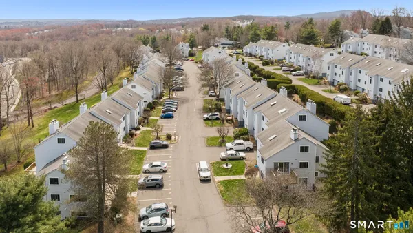 $299,500 | 71 Clubhouse Drive, Unit 71, Cromwell, CT 06416