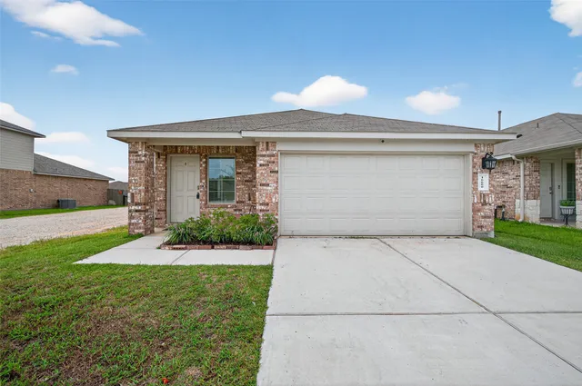 $1,700 | 16600 Lonely Pines Drive, Conroe, TX 77302