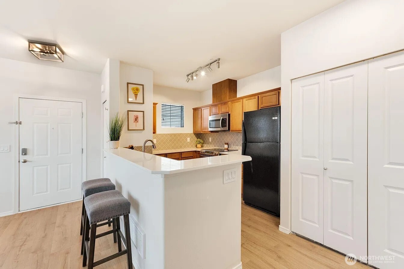 14915 38th Drive Southeast, Unit EE2029 Bothell, WA 98012 - Photo 2 of 16