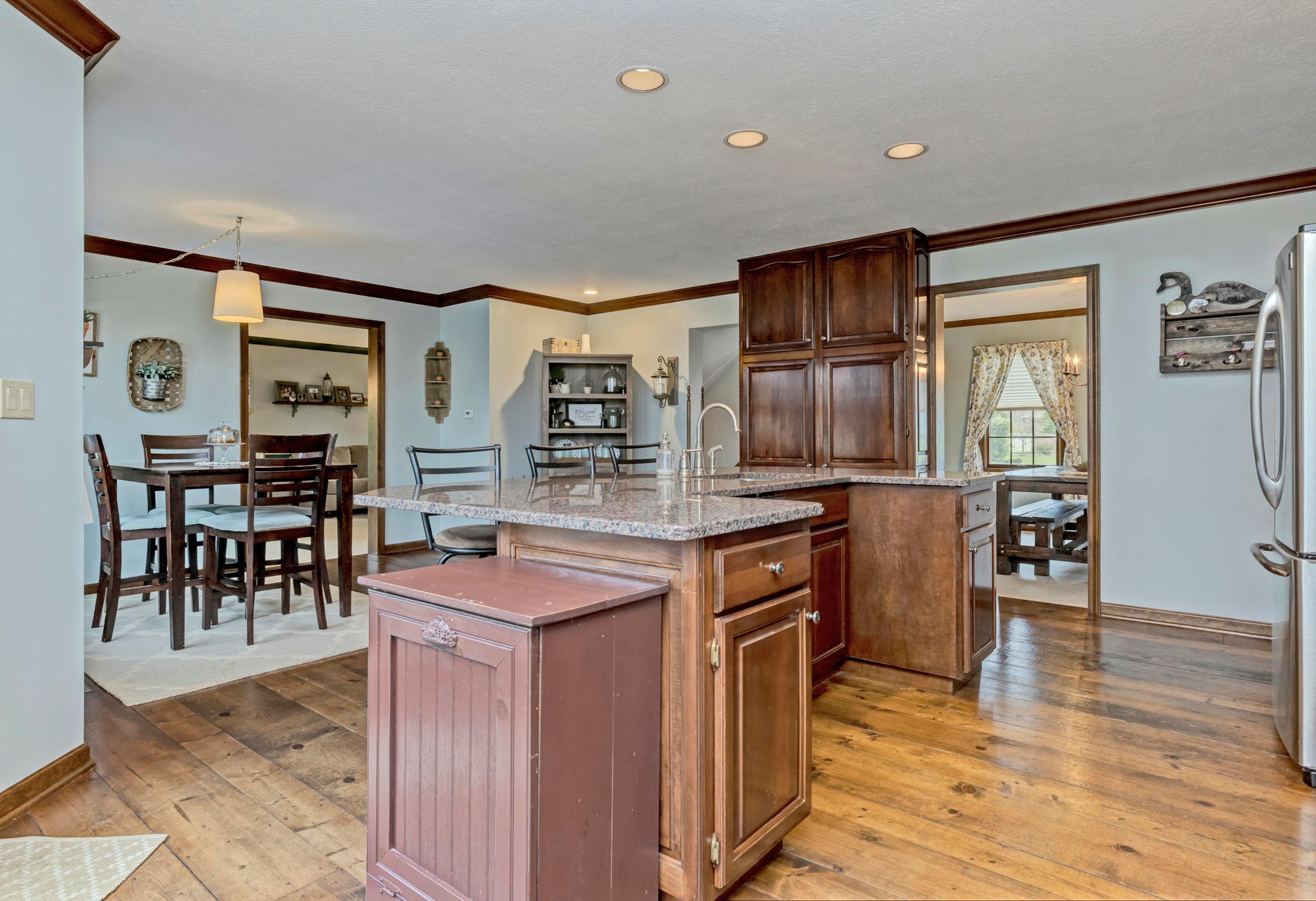 2430 Ferguson Road Ontario, OH 44906 - Photo 6 of 38