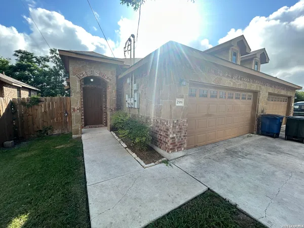 $1,495 | 298 Rosalie Drive, New Braunfels, TX 78130