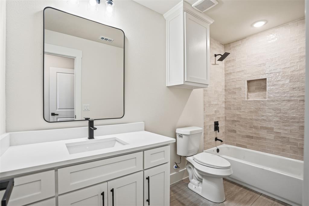 2315 Colony Court Dallas, TX 75235 - Photo 19 of 31