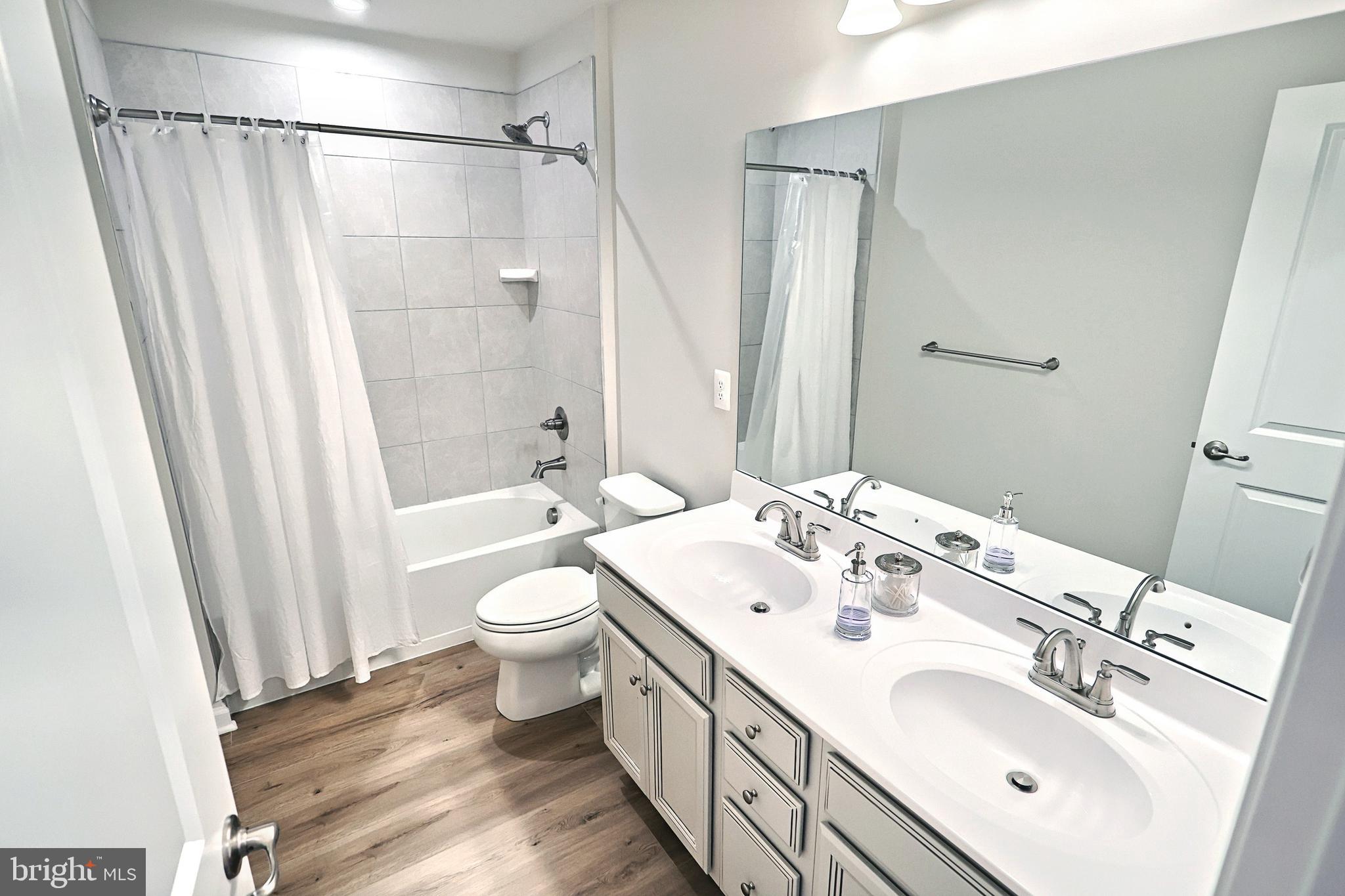 569 Monocacy Trail Spring Grove, PA 17362 - Photo 38 of 57 Second Level Full Bath