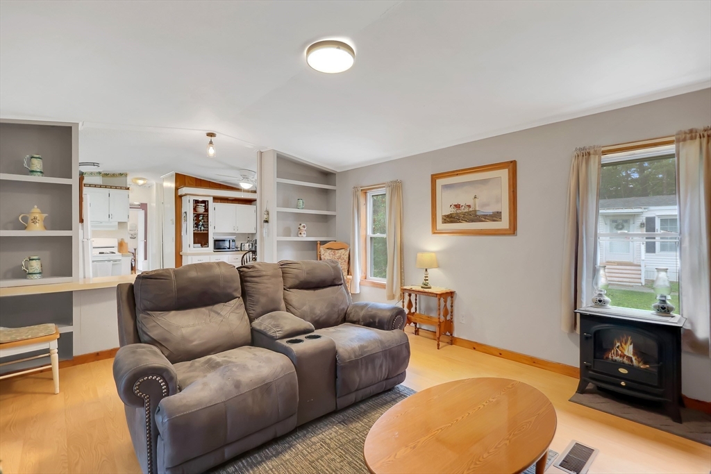 2 Wendy Way Merrimac, MA 01860 - Photo 6 of 23